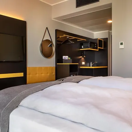 - The Niu, Fury Messe By Ihg 3*