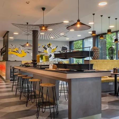 - The Niu, Fury Messe By Ihg Hotel Aschheim