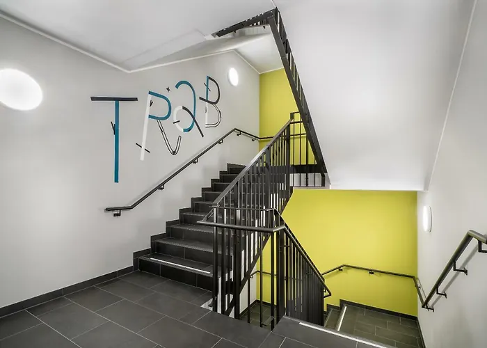 - The Niu, Fury Messe By Ihg 3*