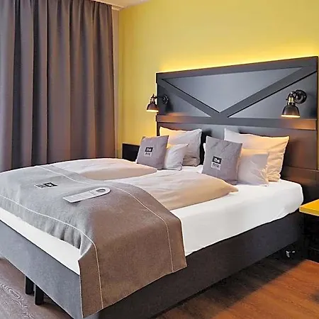 - The Niu, Fury Messe By Ihg 3*