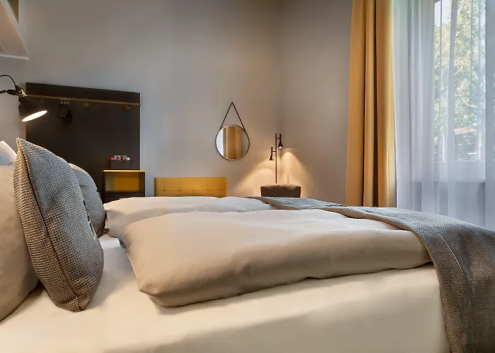 - The Niu, Fury Messe By Ihg 3*