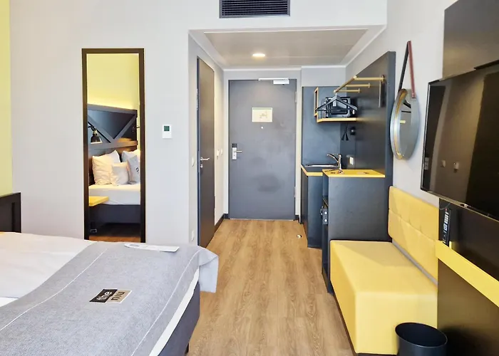 - The Niu, Fury Messe By Ihg 3*